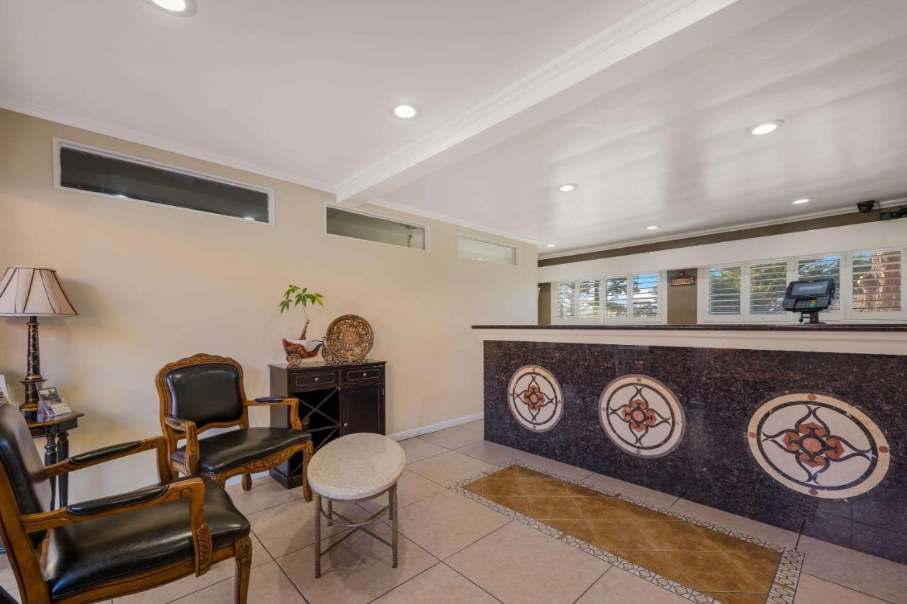 Clarion Collection Carmel Oaks Inn Esterno foto