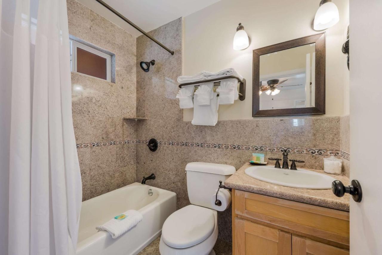 Clarion Collection Carmel Oaks Inn Esterno foto