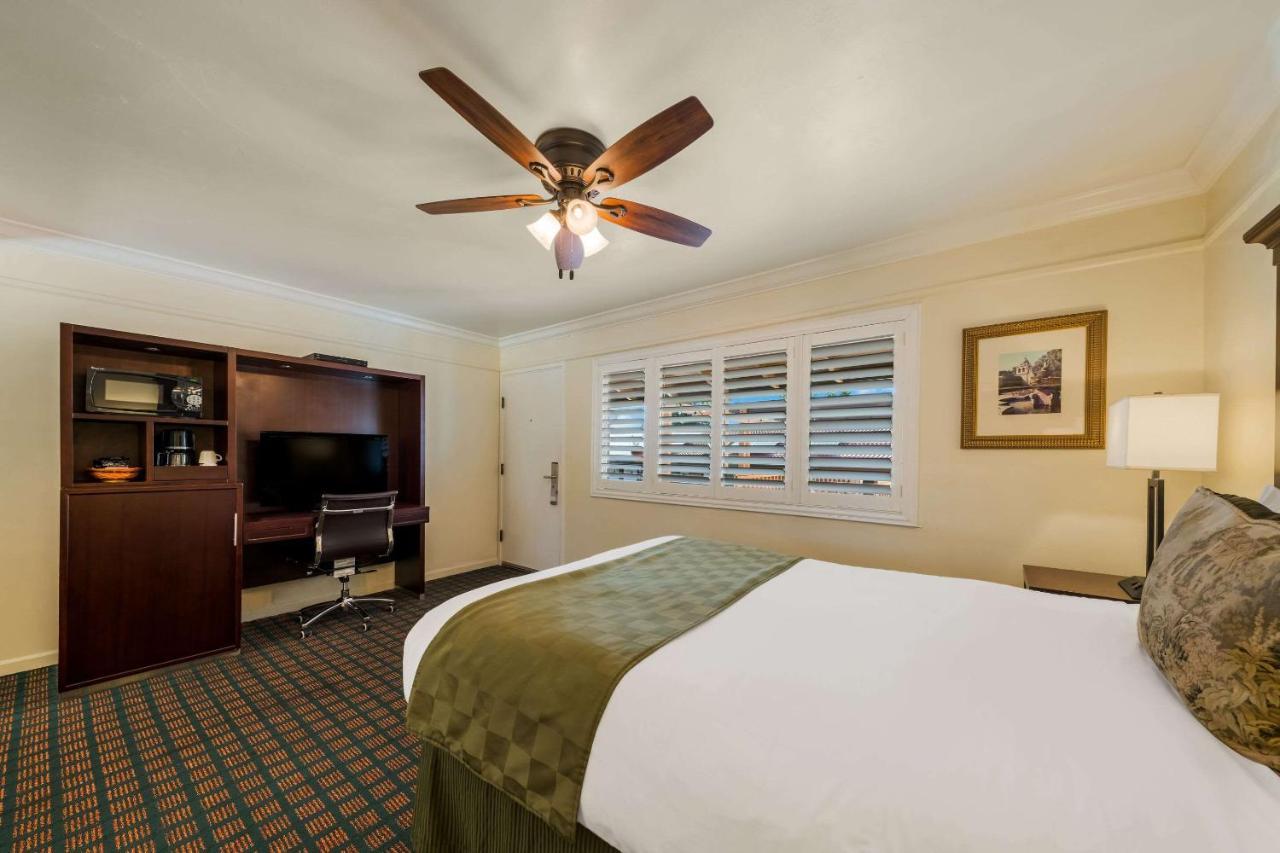 Clarion Collection Carmel Oaks Inn Esterno foto