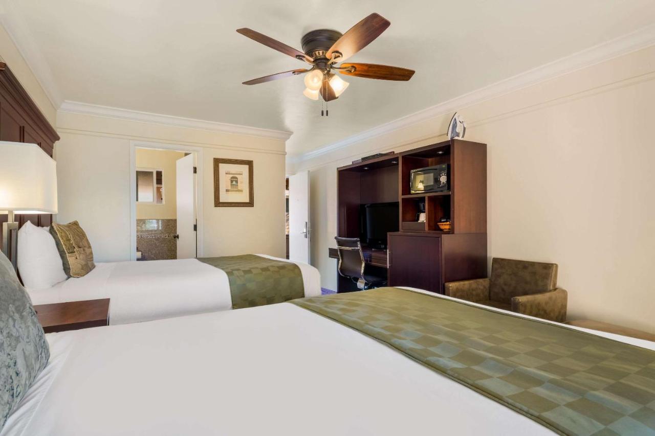 Clarion Collection Carmel Oaks Inn Esterno foto