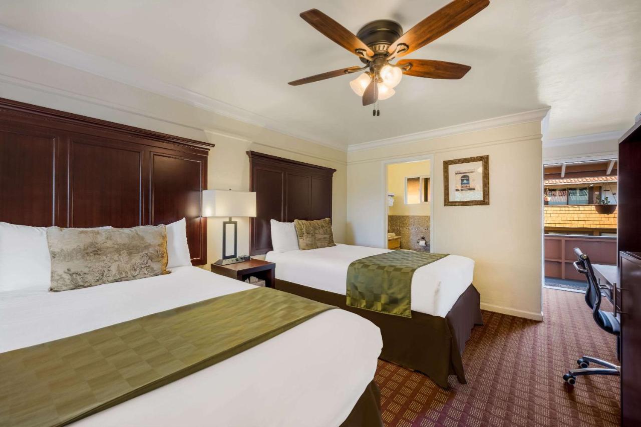 Clarion Collection Carmel Oaks Inn Esterno foto