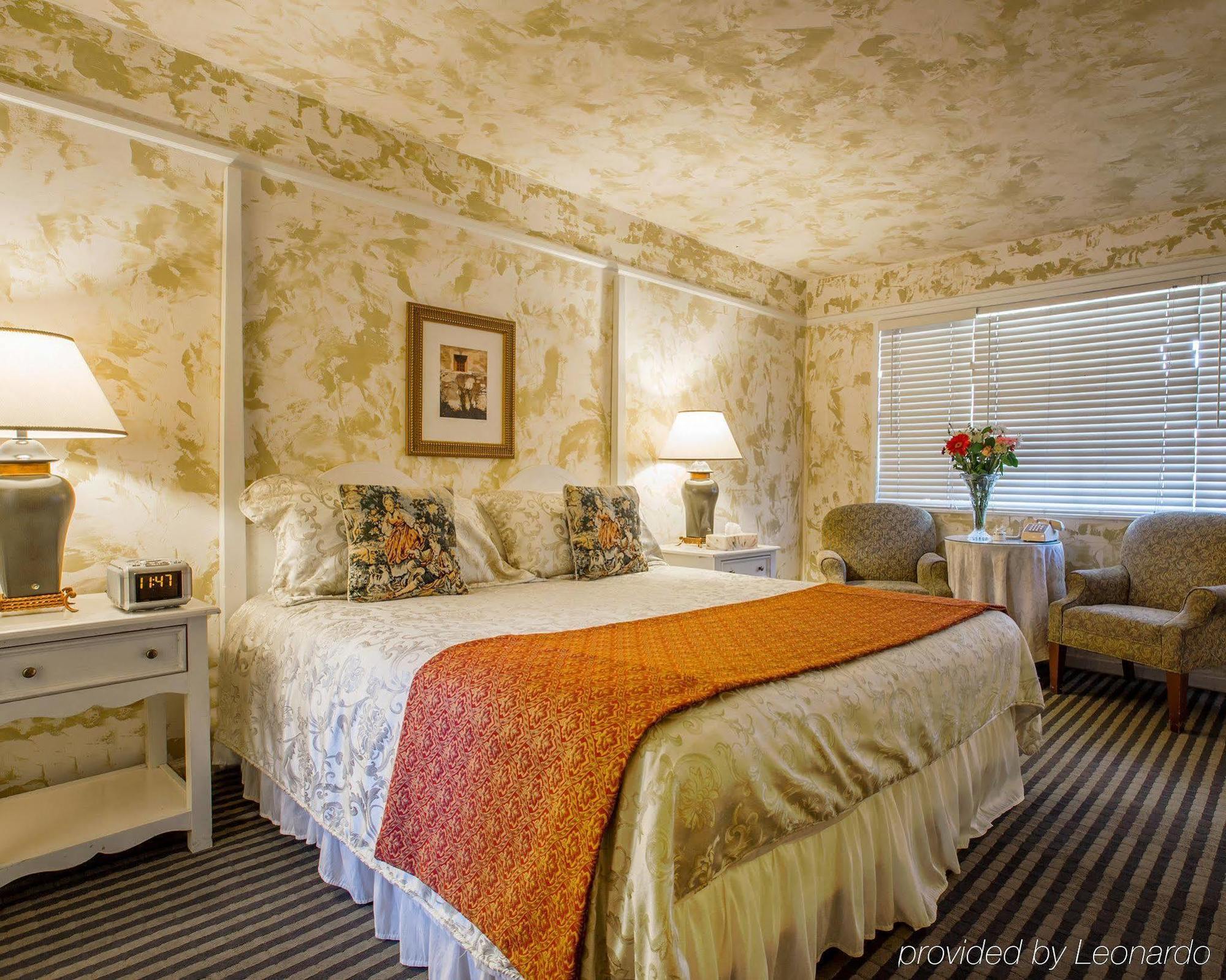 Clarion Collection Carmel Oaks Inn Esterno foto