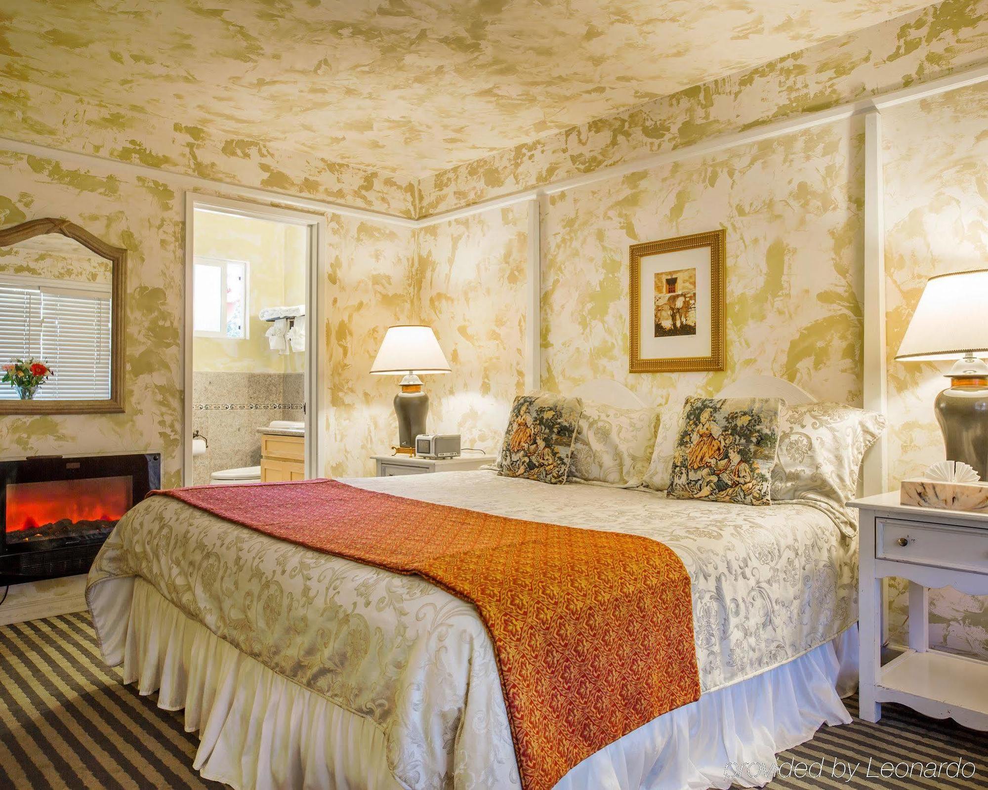 Clarion Collection Carmel Oaks Inn Esterno foto