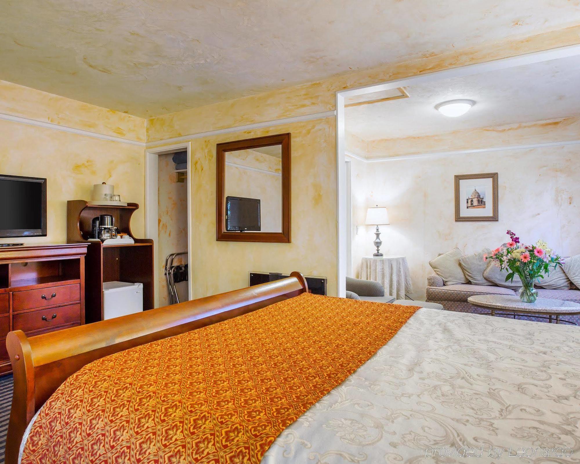 Clarion Collection Carmel Oaks Inn Esterno foto